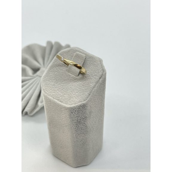 Arany gyémánt gyűrű