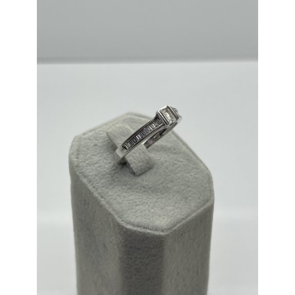 Fehérarany gyémánt köves gyűrű