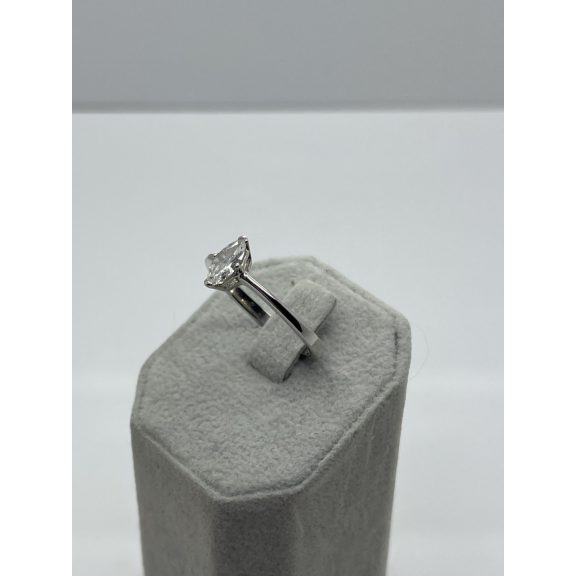 Fehérarany gyémánt köves gyűrű