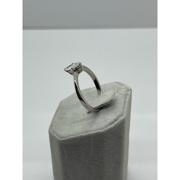 Fehérarany gyémánt köves gyűrű