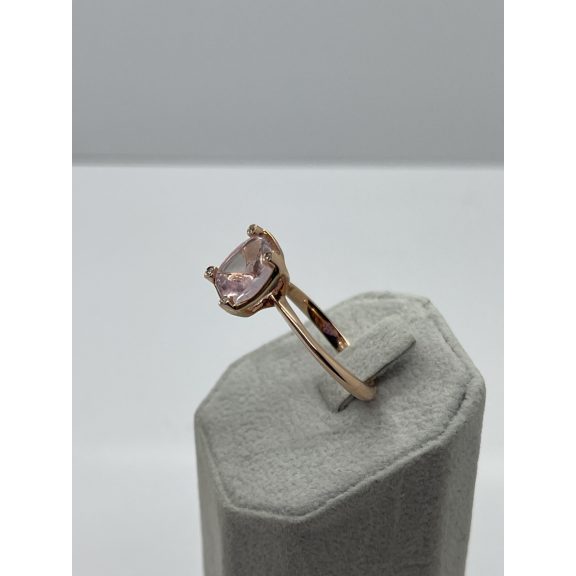 Rozéarany morganit köves gyűrű gyémántokkal