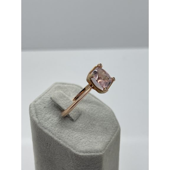 Rozéarany morganit köves gyűrű gyémántokkal