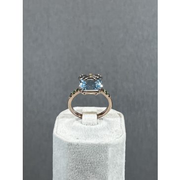 Rozéarany topáz köves gyűrű smaragdokkal