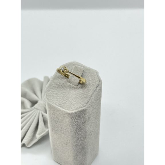 Arany gyémánt gyűrű