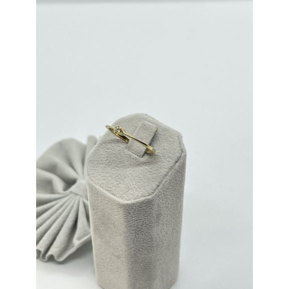 Arany gyémánt gyűrű