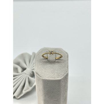 Arany gyémánt gyűrű