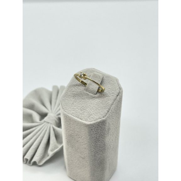 Arany gyémánt gyűrű