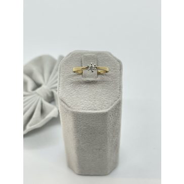 Arany gyémánt gyűrű