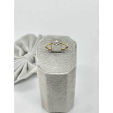 Arany gyémánt gyűrű