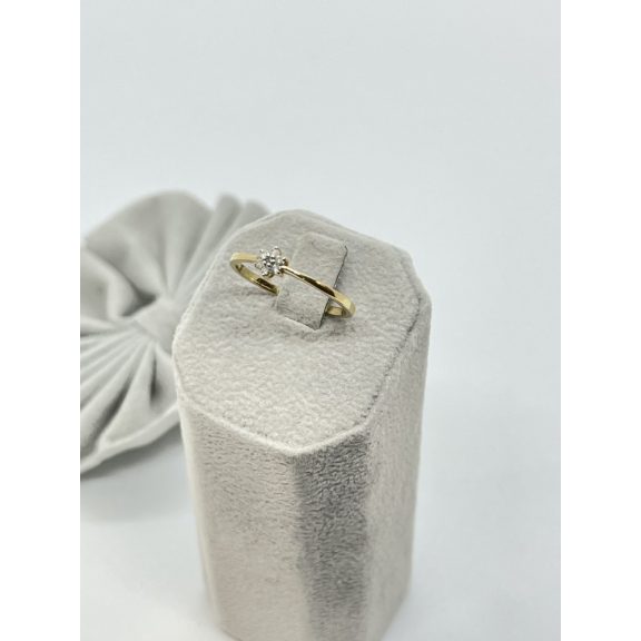 Arany gyémánt gyűrű