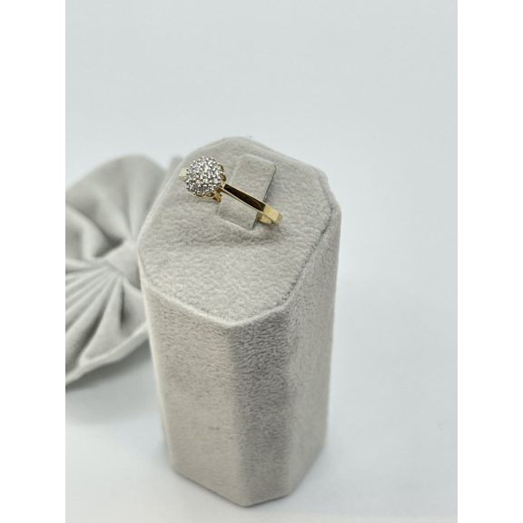 Arany gyémánt gyűrű