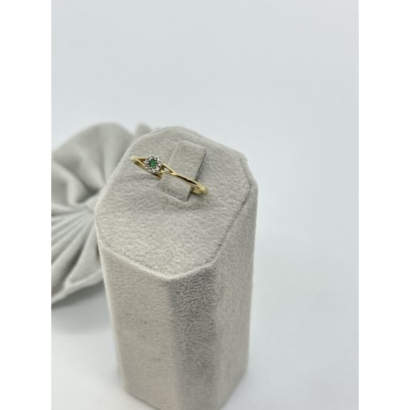 Arany smaragd gyűrű gyémánttal