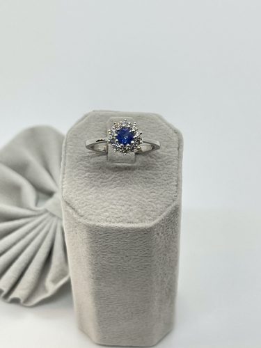 Fehérarany zafír gyűrű gyémánttal