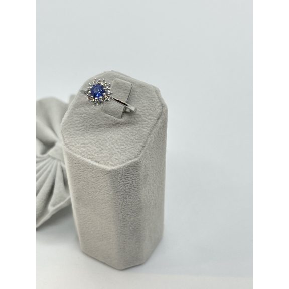 Fehérarany zafír gyűrű gyémánttal