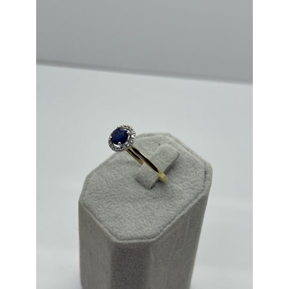 Arany zafír köves gyűrű gyémántokkal
