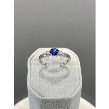 Fehérarany zafír gyűrű gyémántokkal