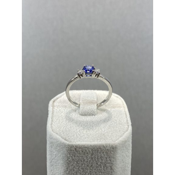 Fehérarany zafír gyűrű gyémántokkal