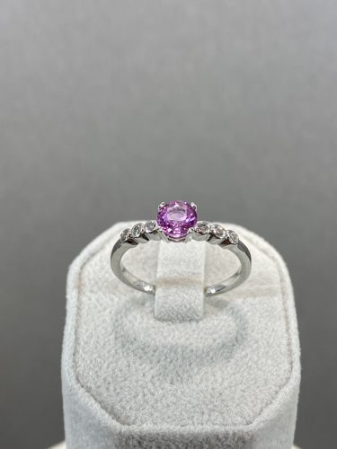 Fehérarany rózsaszín zafír gyűrű gyémántokkal