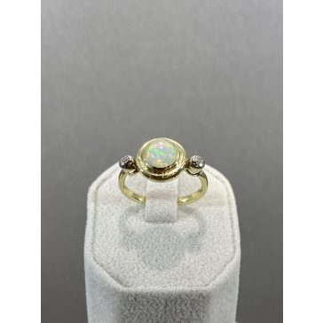 Arany opál gyűrű gyémánttal